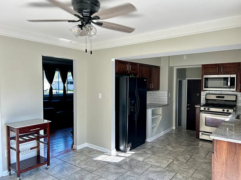 36509 Woodingham Dr — Photo 5