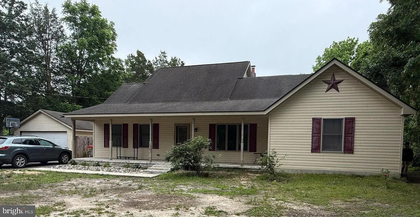 1243 Garry Ave photo 1