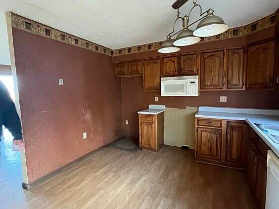 4th image of 305 Larue Rd