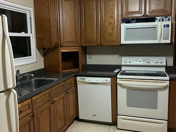 2nd image of 890 Serenade St NW
