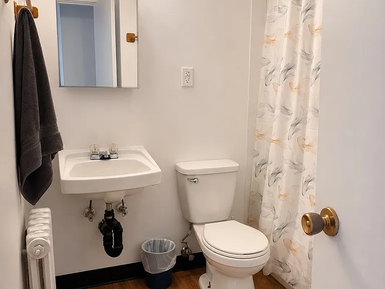 1160 Kingfisher Ave — Photo 43