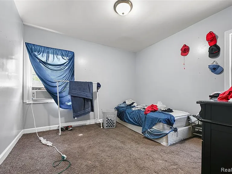9173 Appoline St — Photo 9