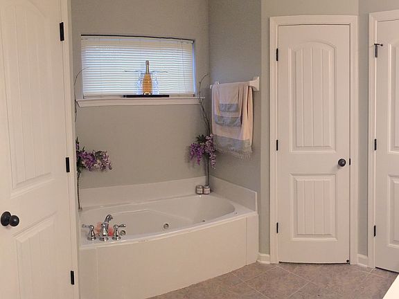 Master bath 