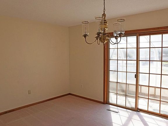 4th image of 103 Bradley Ln