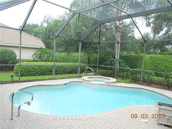 5th image of 1087 Camelot Cir