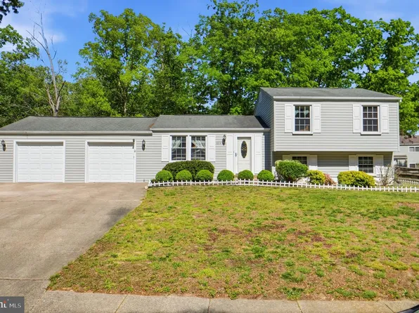1034 Saint Pauls Dr, Waldorf, MD 20602