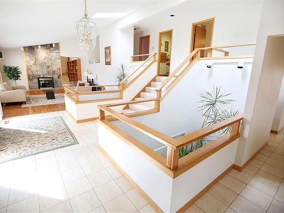 5th image of 2200 Springwood Dr