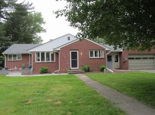 720 Pickwick Dr, Vestal, NY 13850