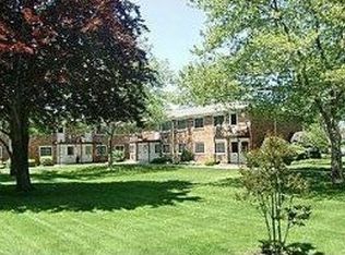 52 Jervis Ave, Farmingdale, NY 11735