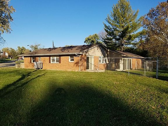 2nd image of 809 Endor Ct