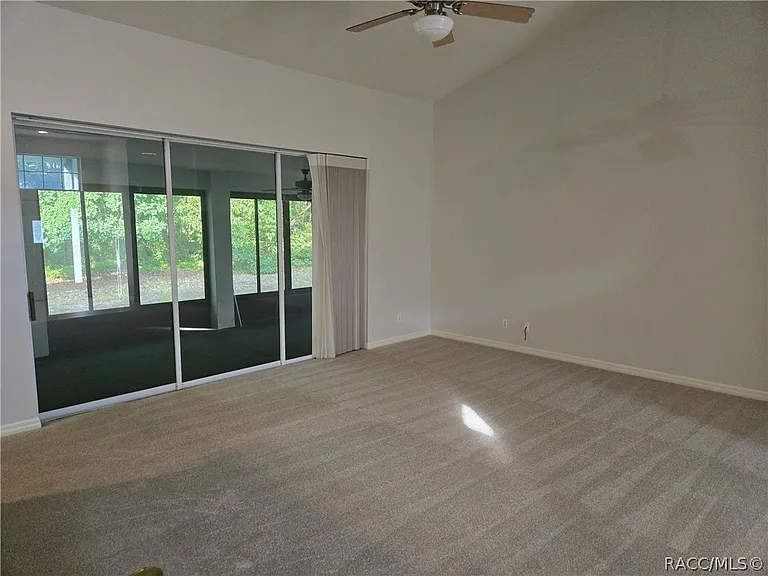 14 Hollyhock Ct — Photo 3