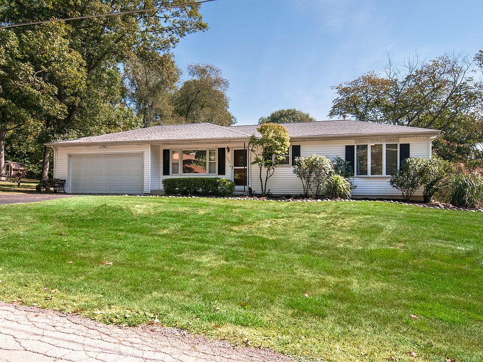 1st image of 1002 N Elm Dr