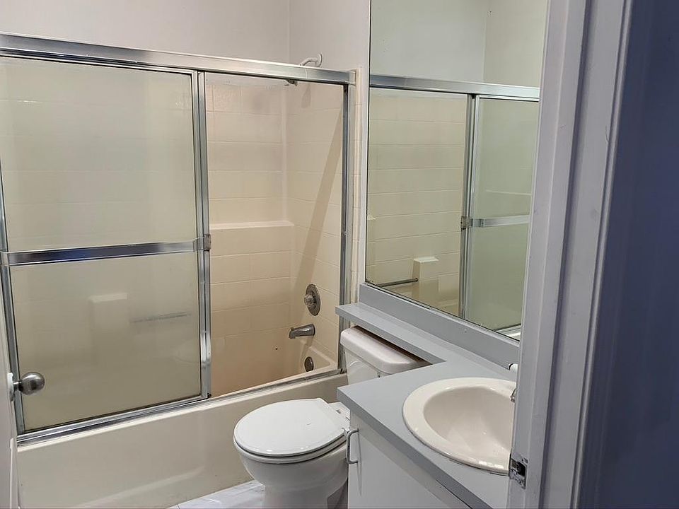 1st image of 1431 S Shenandoah St #10