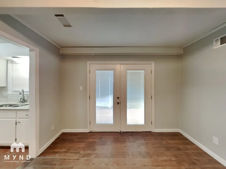 2154 Ashland Dr — Photo 7