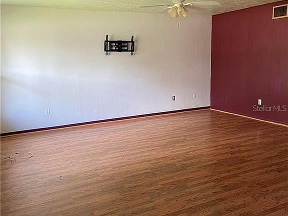 2nd image of 3300 Sherwood Dr APT B