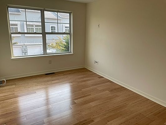 4th image of 7305 Lighthouse Dr #2