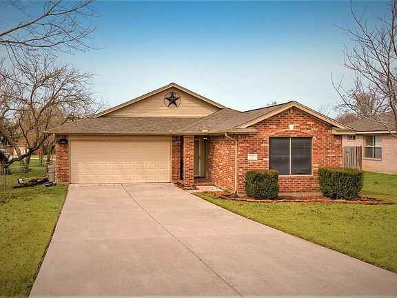 2nd image of 207 Leisure Ln