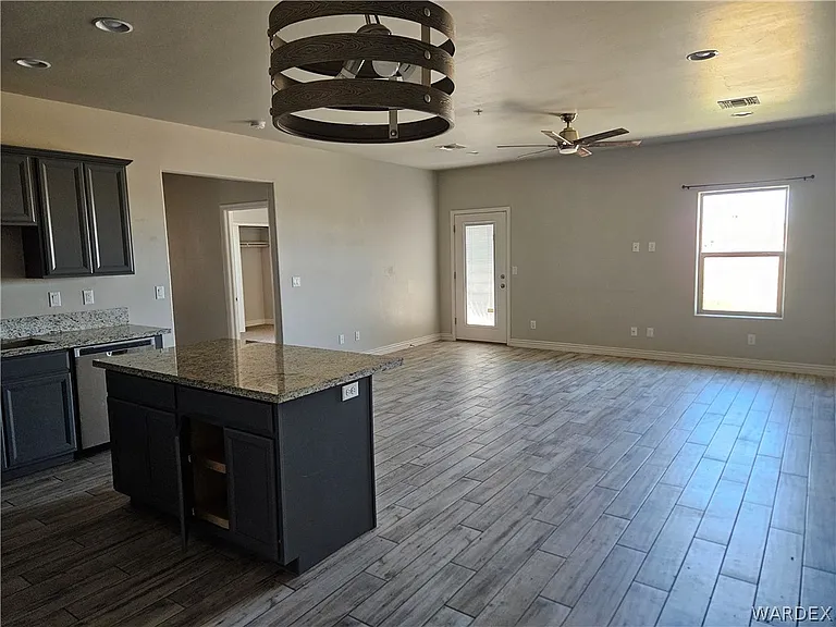 3423 Fairfax St — Photo 6