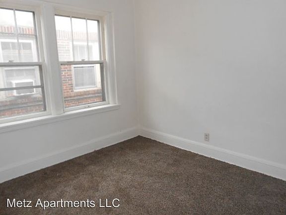 4th image of 2009 Summit St APT 308
