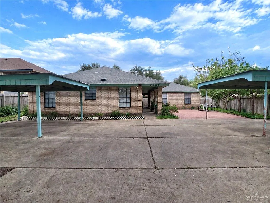 1 bed, 1.0 bath, 700 sqft, $700 — Photo 1