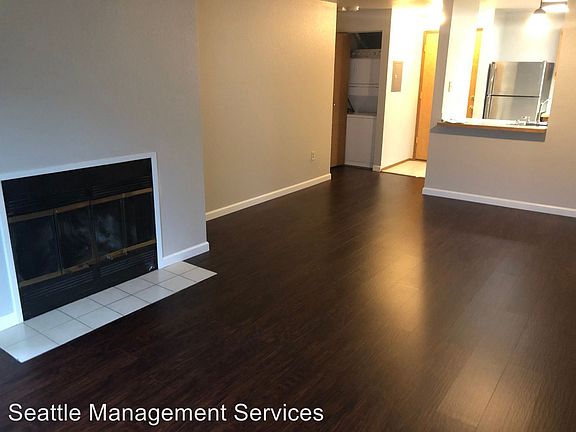 4th image of 12527 Roosevelt Way NE APT 207