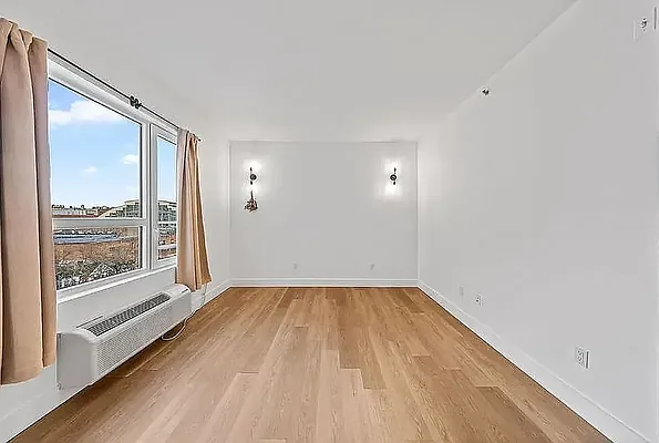 Living room, photo 1