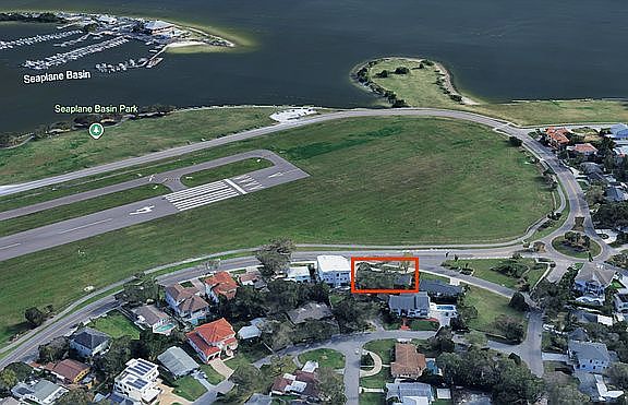 3rd image of 860 S Davis Blvd