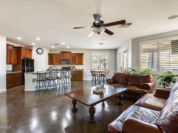 4th image of 7158 W KATHARINE Way