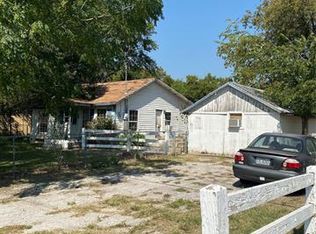 704 W 1st St, Justin, TX 76247