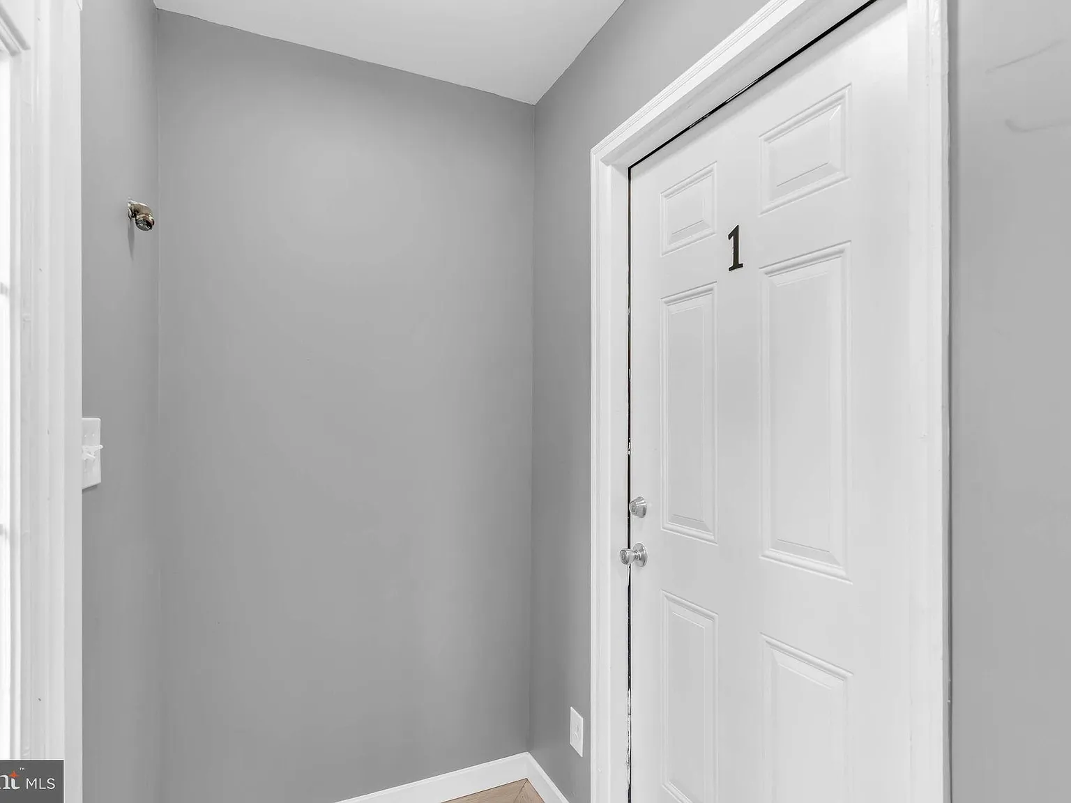 3 bed, 2.5 bath, 1632 sqft, $3,300 — Photo 2