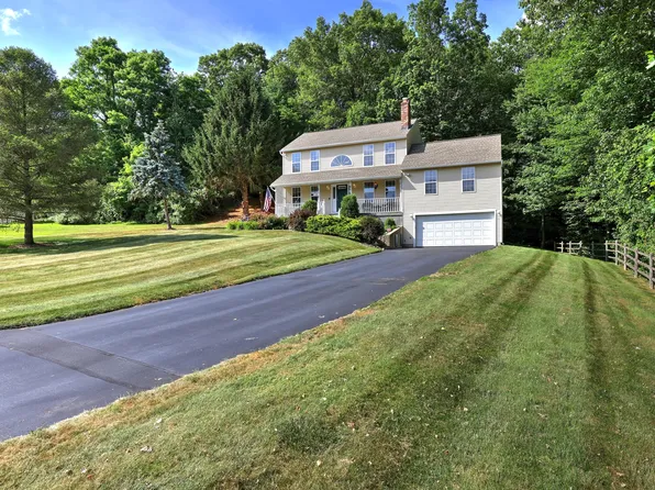 67 Nicole Drive, Naugatuck, CT 06770