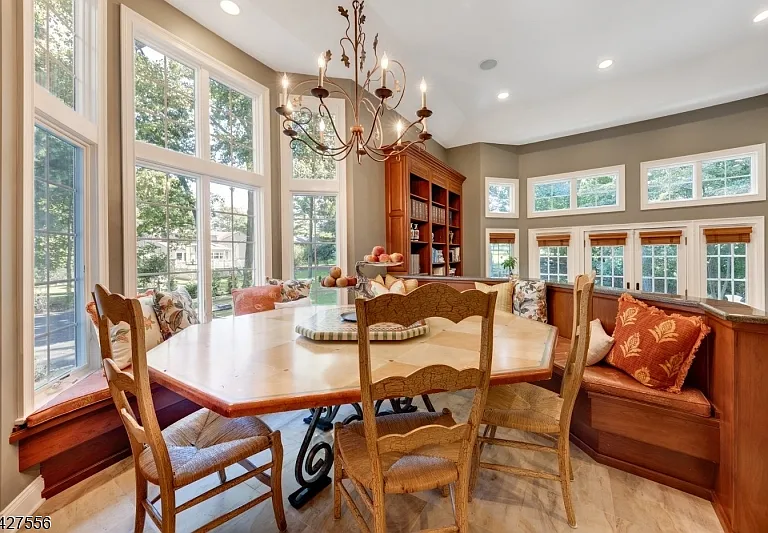 7 Byron Rd — Photo 10