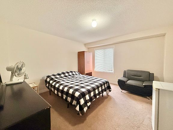 4th image of 109 Wardlaw Pl