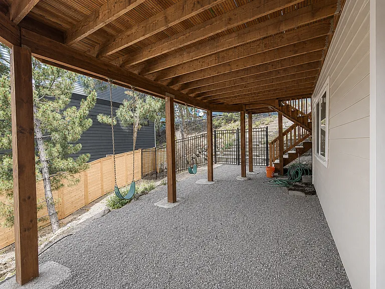 1821 NW Iowa Ave — Photo 40