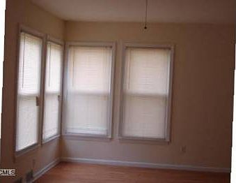 4th image of 40 Kneen St #1