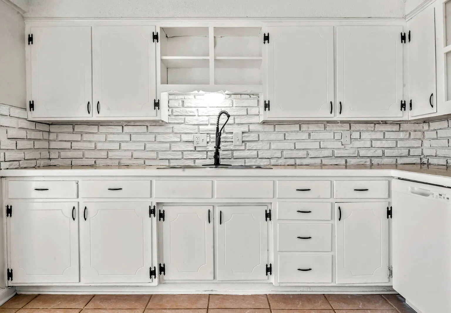 3 bed, 1.5 bath, 1924 sqft, $1,595 — Photo 4