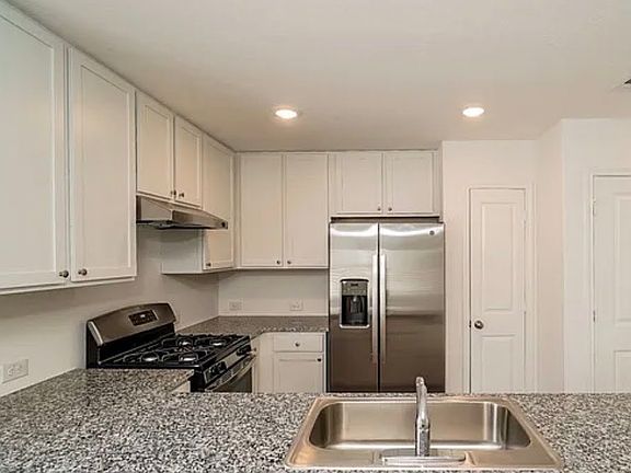 5th image of 10507 McClintock Dr