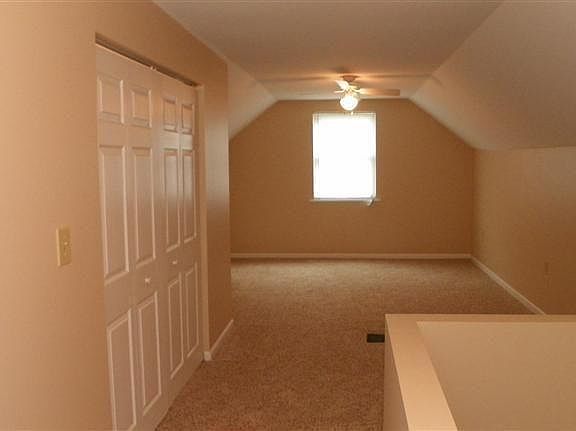 4th image of 2638 Allaire Ave