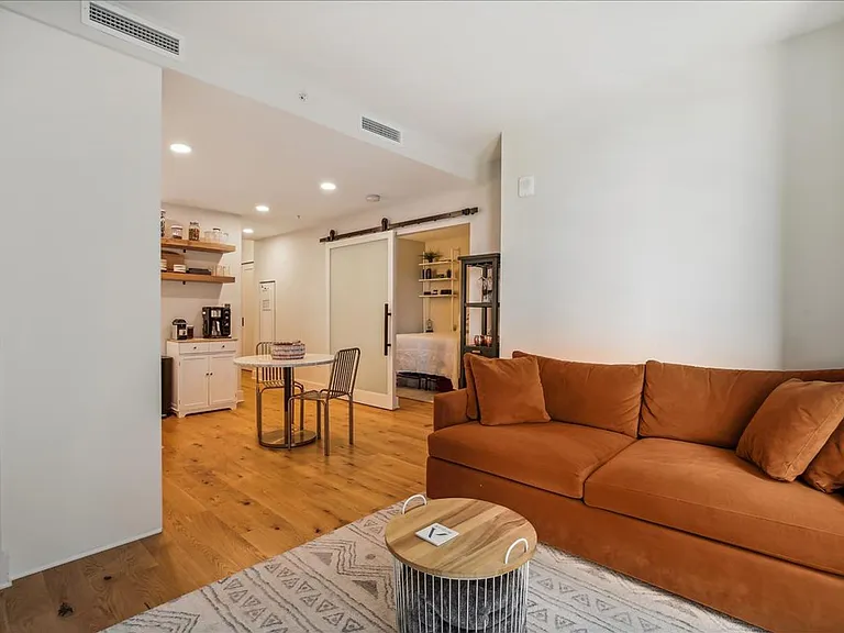 1211 Van St SE #602 — Photo 10