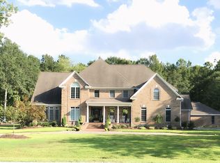 924 White Horse Dr, Greenville, NC 27834