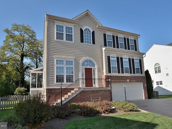 2nd image of 1688 Winterwood Ct