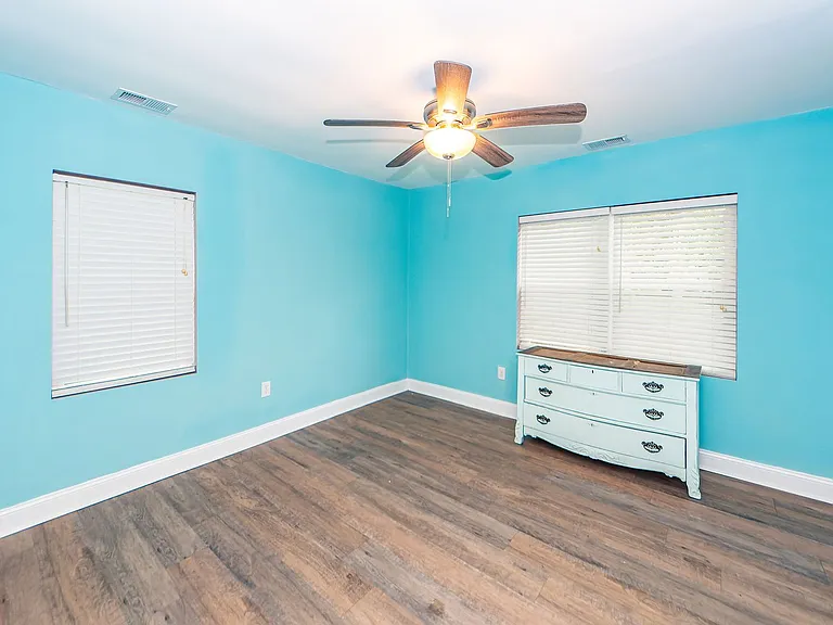 6933 Raymond Ave — Photo 15