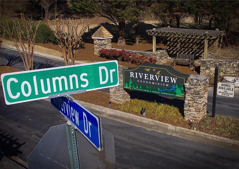 1st image of 609 Riverview Dr SE