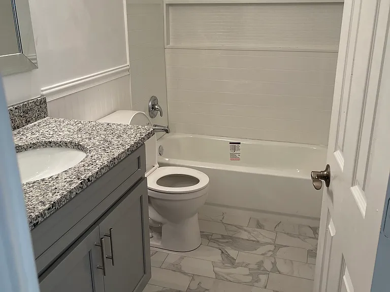 1004 Sandy Lane Dr — Photo 5