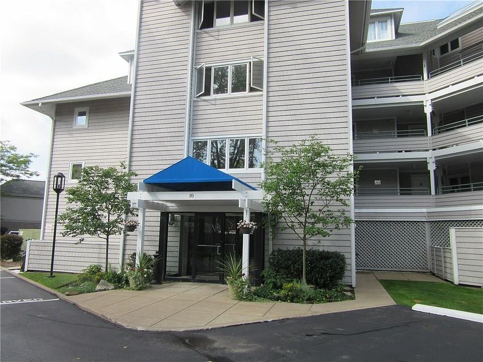 1st image of 10 Peninsula Dr