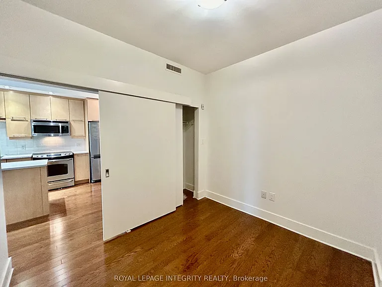 101 Richmond Rd #420 — Photo 14