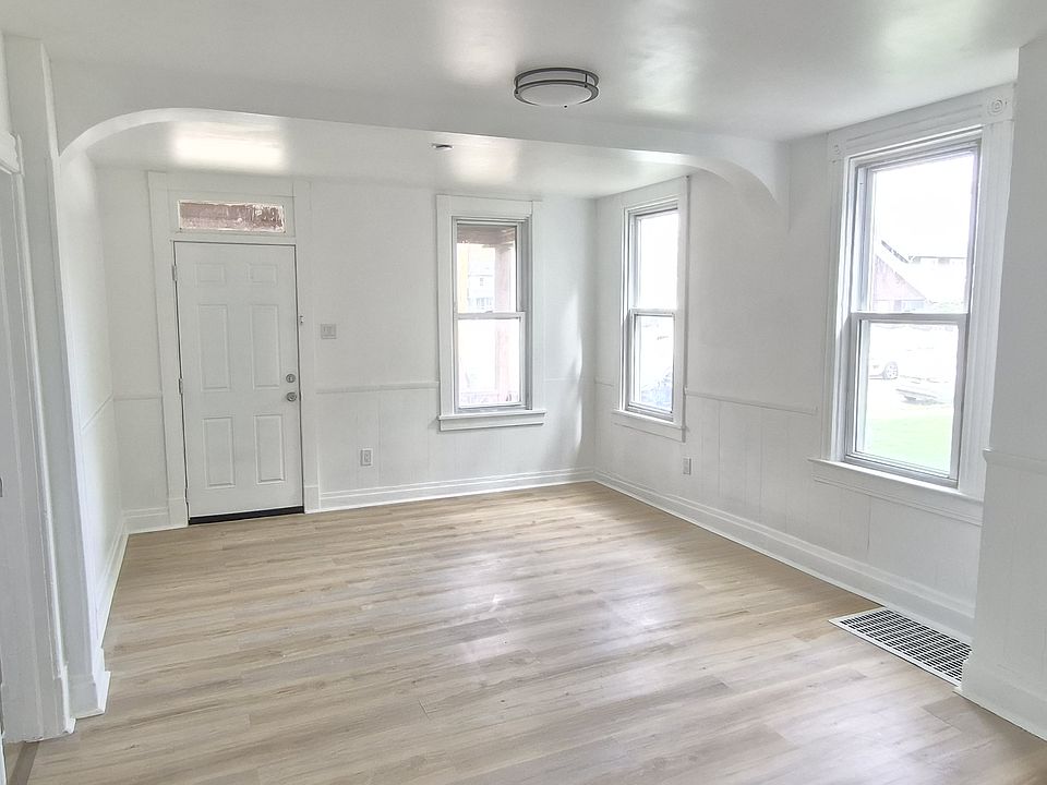 1st image of 323 5th Ave #1