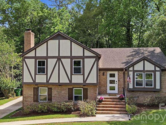 2nd image of 824 Riverwood Rd