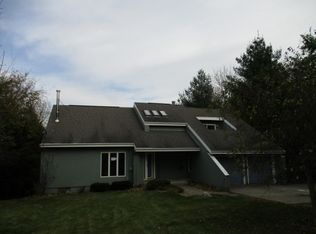 2461 Reggy Rdg, Muscatine, IA 52761