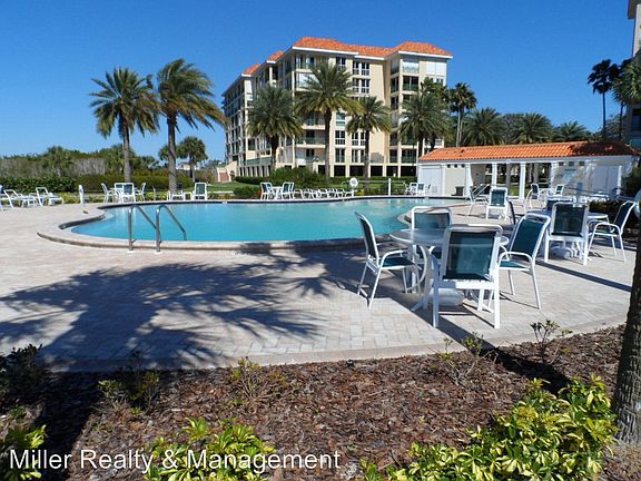 4th image of 4780 Dolphin Cay Ln S APT 401